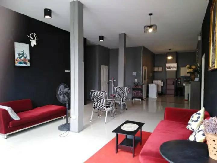 צ'יאנג מאי Iris Hostel מראה חיצוני תמונה