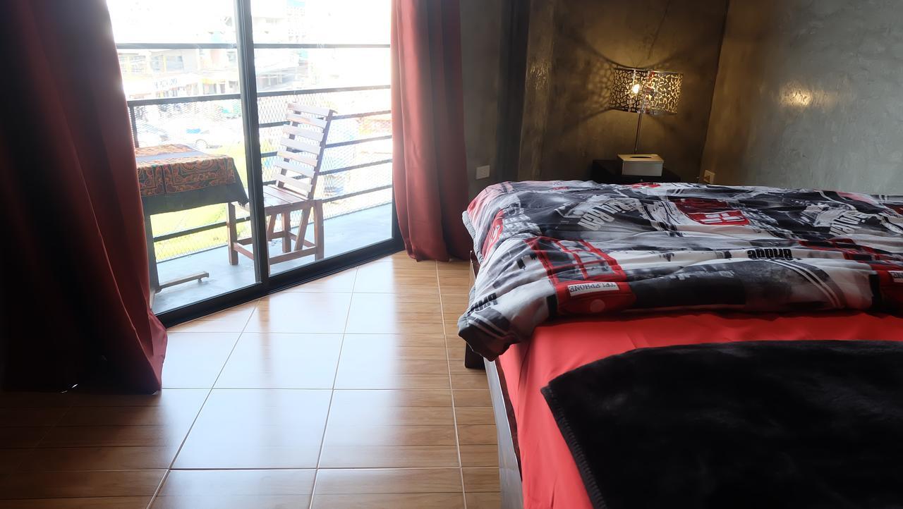 צ'יאנג מאי Iris Hostel מראה חיצוני תמונה